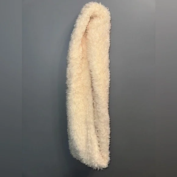 Scarfs - Picture 3 of 3